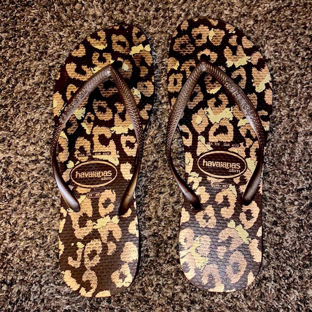 SOLD Women’s Havaianas Slim fit sandals size 7/8